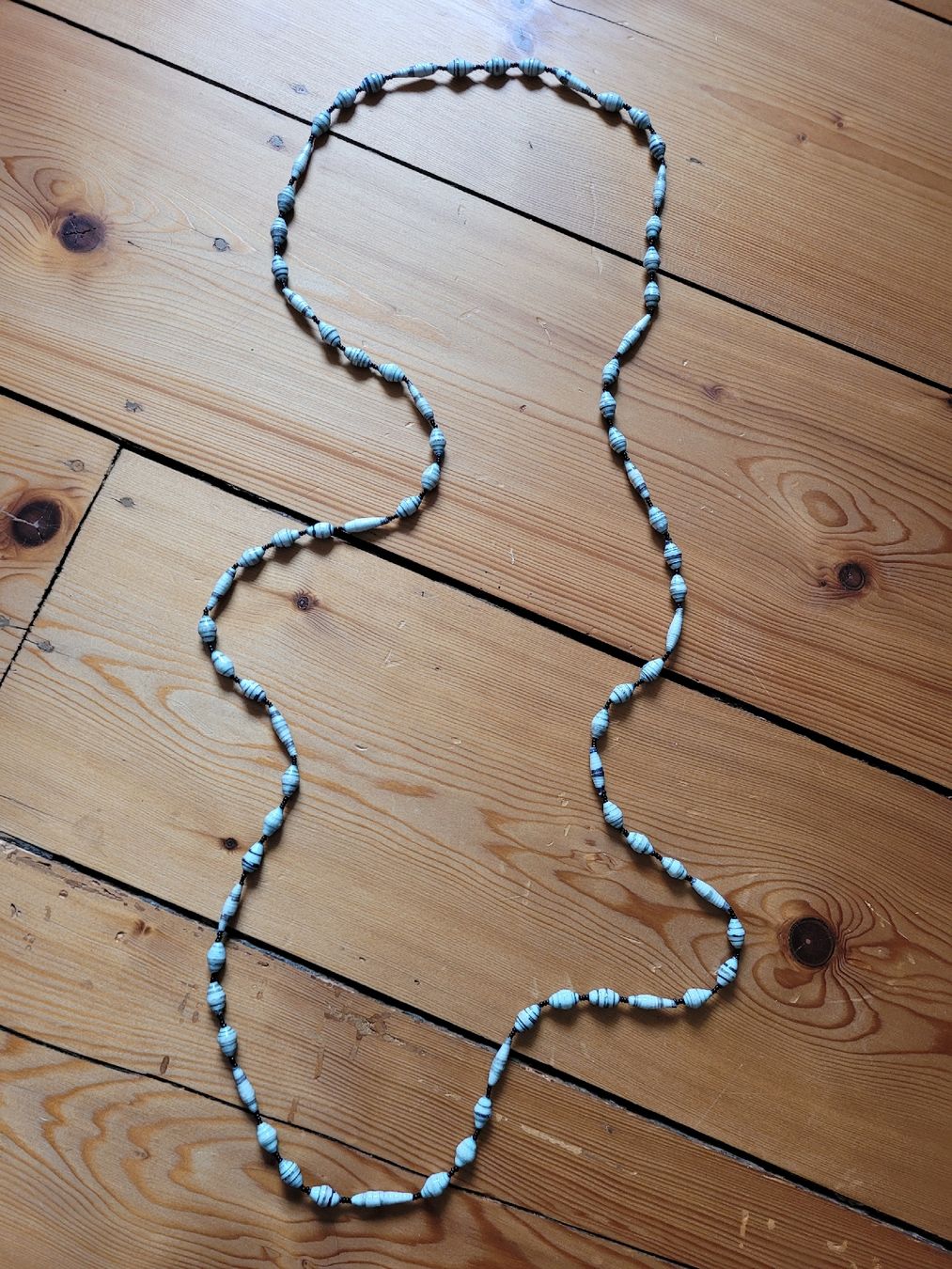 Catenine: Halskette aus Papierperlen, handgemacht – Usato da Binningen venduto da franzfritz 1