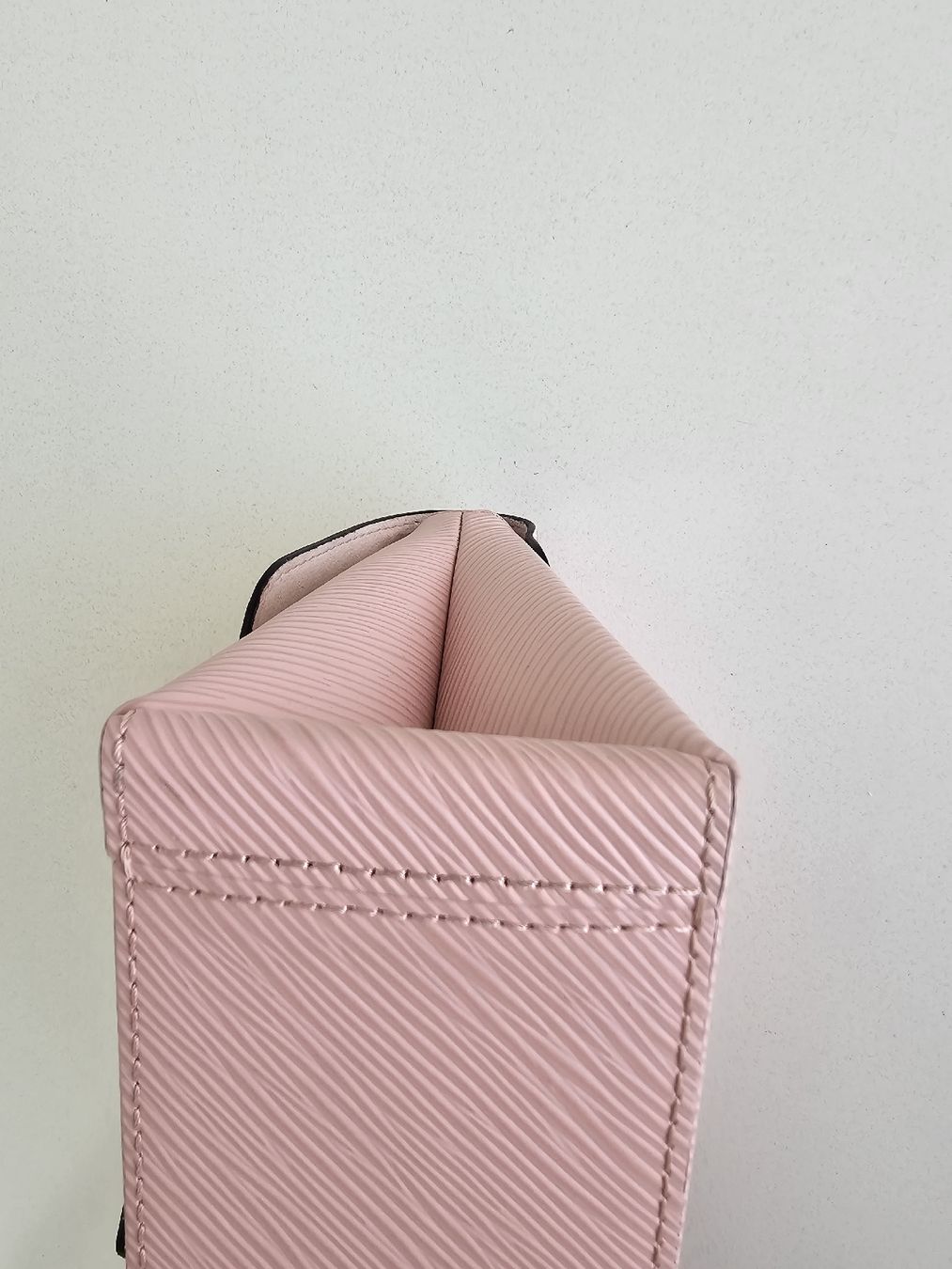 Louis Vuitton Borse da donna: Louis Vuitton Lock BB Epi - pink – Nuovo (secondo la descrizione) da Dottikon venduto da Chicca_73 6