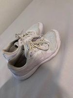 Basket de sport blanche 