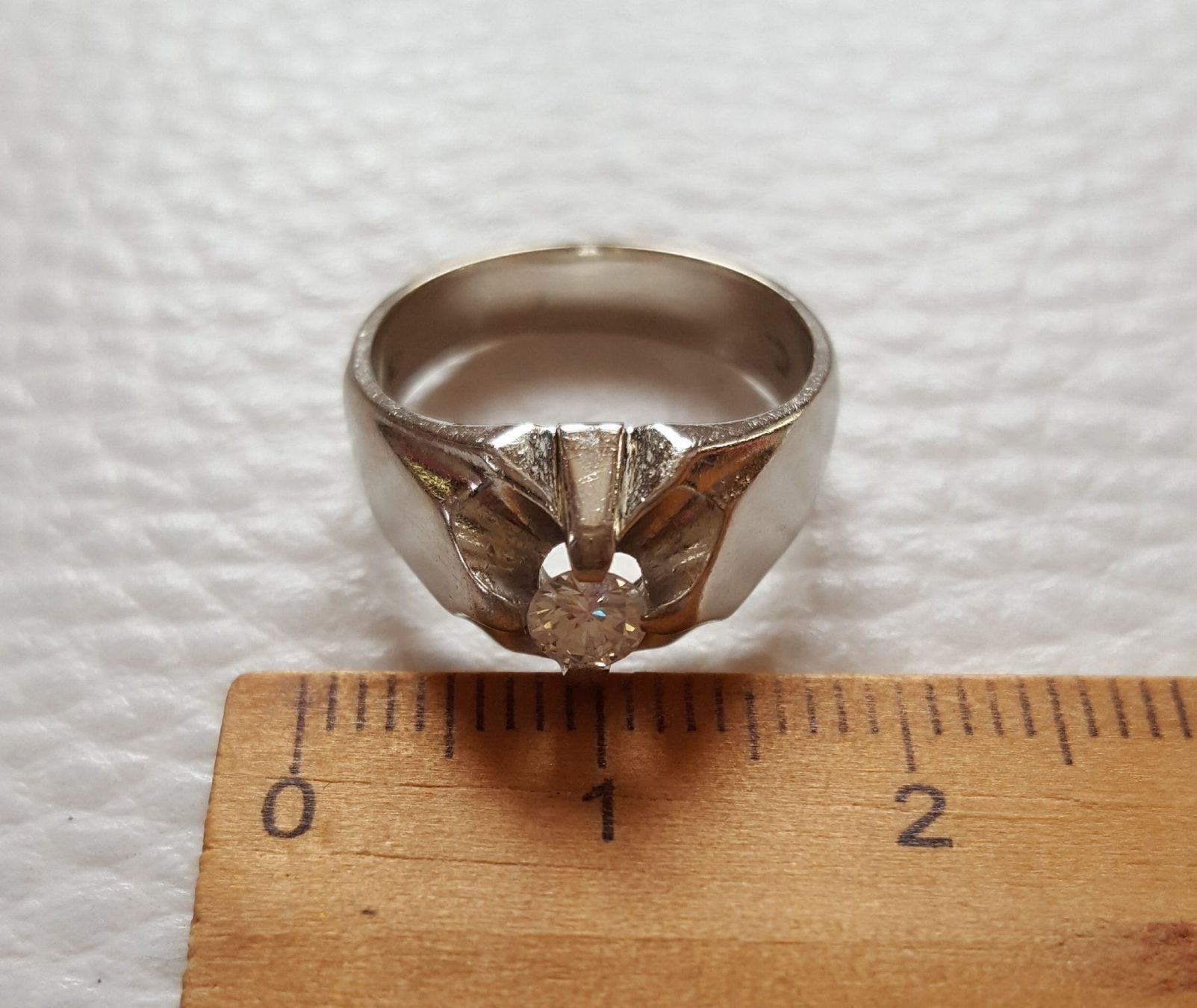 Anelli: 750 Weiss Gold Solitär Ring Mit Brillant – Usato da Wald ZH venduto da Dasilver