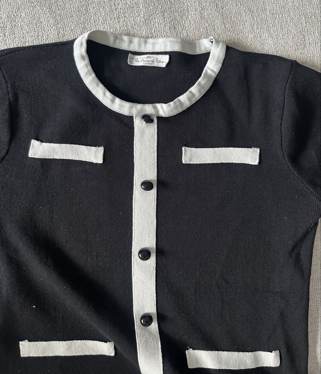 Lotti di vestiti: Black two-piece set – Nuovo (secondo la descrizione) da Zürich venduto da juz_2t2j 2