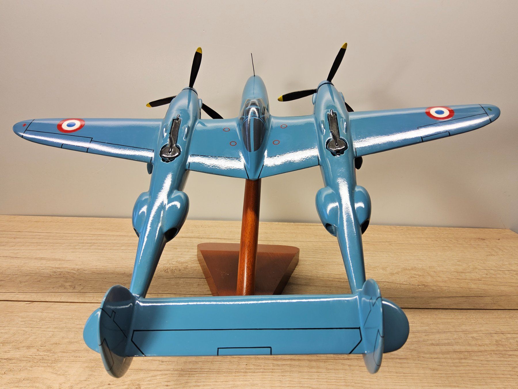 Lockheed Kit di modellismo & Modellini statici: Lockheed P-38 Lightning __ Saint-Exupéry __ edles Holzmodell – Usato da Uerikon venduto da Airport68 7