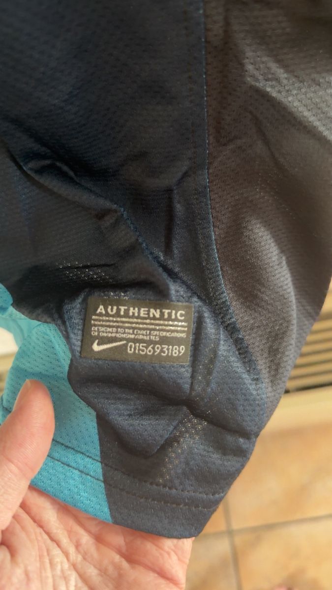Nike Maillots de corps & Pantalons: Maillot collector Arsenal 2012  – Neuf avec emballage d'origine à Vuarmarens par pfi_x9nh 1