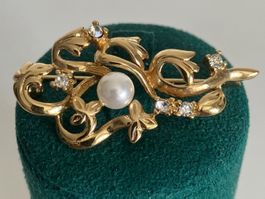 Broche vintage dorée avec perle et strass, Chic!