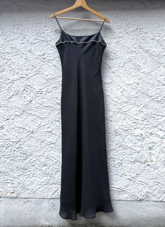 Langes vintage Abendkleid schwarz mit Ziersteinen Grösse 36