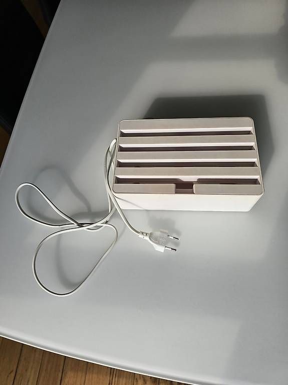 Caricabatterie: Alldock USB-Ladestation mit 4x USB-A Modell 0519 white – Usato da Thun venduto da Umd 1
