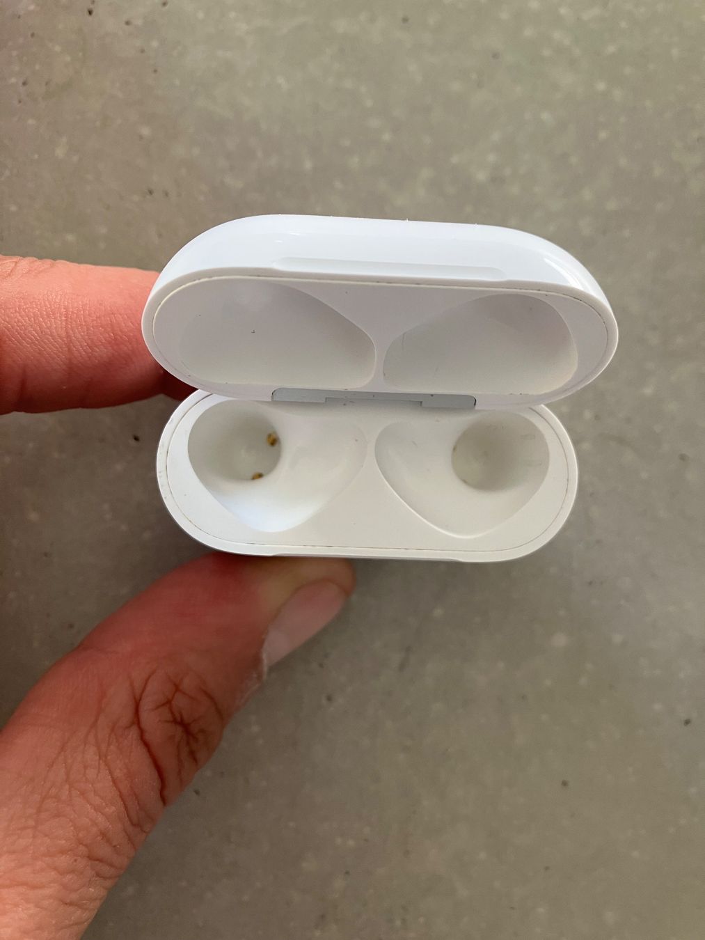 Apple Kopfhörer: APPLE Air Pods 4 – Gebraucht aus Lausanne von mr.v 3