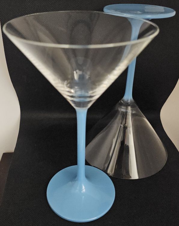 Tyenaza LED Martini-Gläser Set - 6 Stück Blinkende Cocktailgläser Mit Automatik-Licht, Perfekt Für Partys & Events