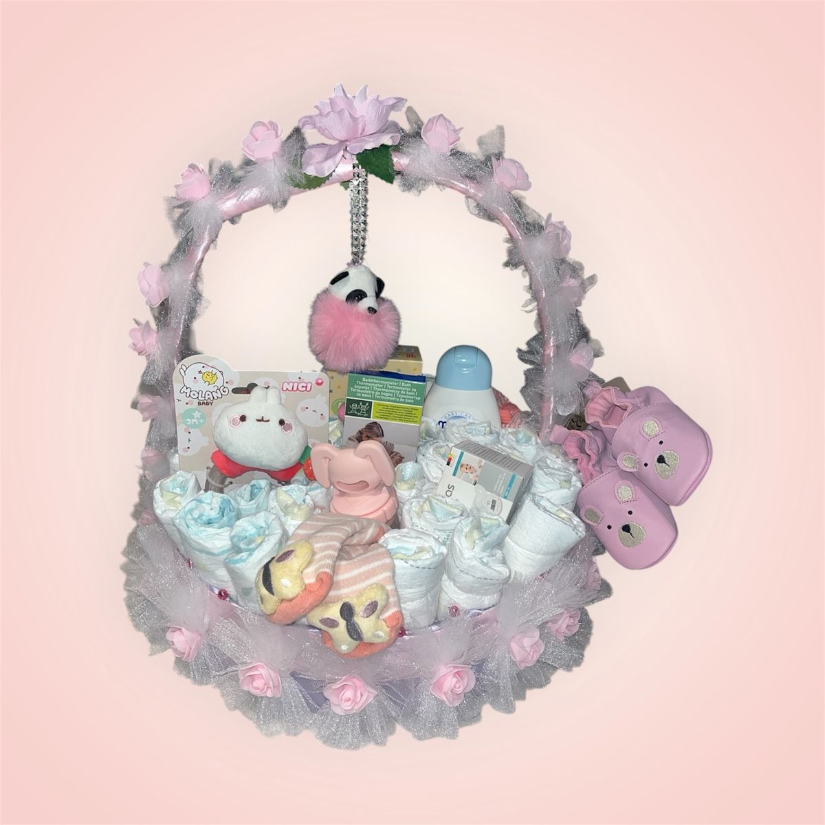 Pampers Secchi per pannolini & Pannolini: Babygeschenk Korb Windeltorte Windelauto Strampler Söckchen  – Nuovo e nell'imballaggio originale da Eschlikon TG venduto da murati123