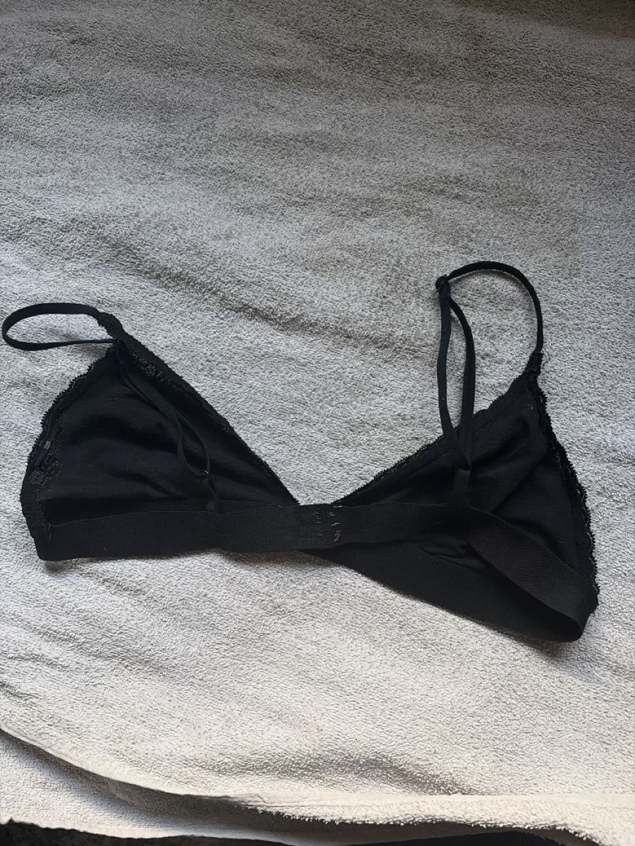 Autres dessous: Schwarzer Spitzen Bralette Grösse M neuwertig – D'occasion à Opfershofen TG par dan_nxk8 2