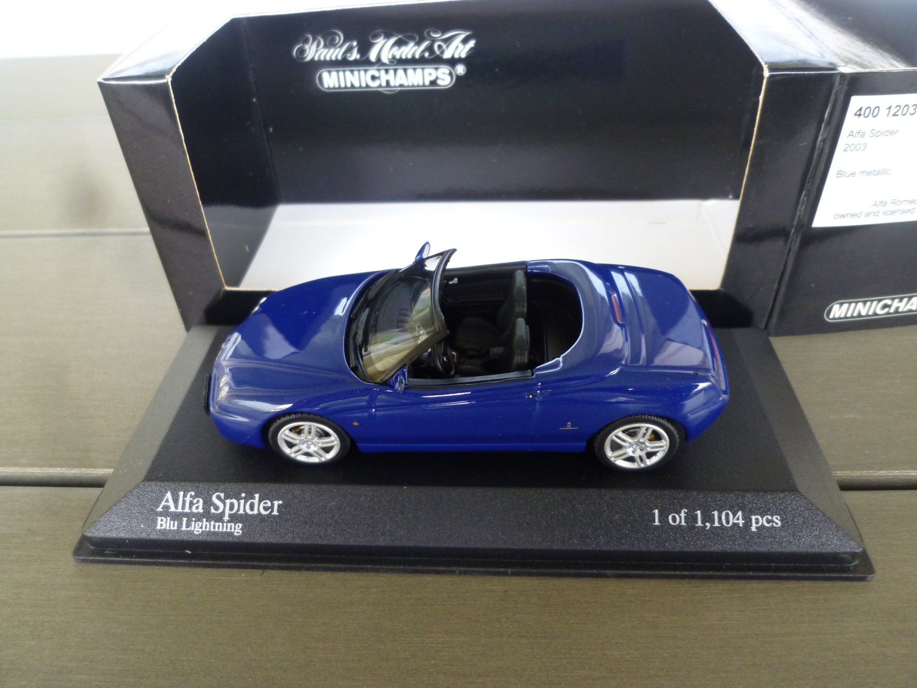 Alfa Romeo Modellini d'auto: Alfa Romeo Spider (2003) – Nuovo e nell'imballaggio originale da Flawil venduto da Imperiosud 1