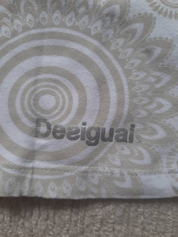Maglioni & Felpe: Rollkragenpulli Desigual Gr. 158 – Usato da Lausanne venduto da ftrevaz 3