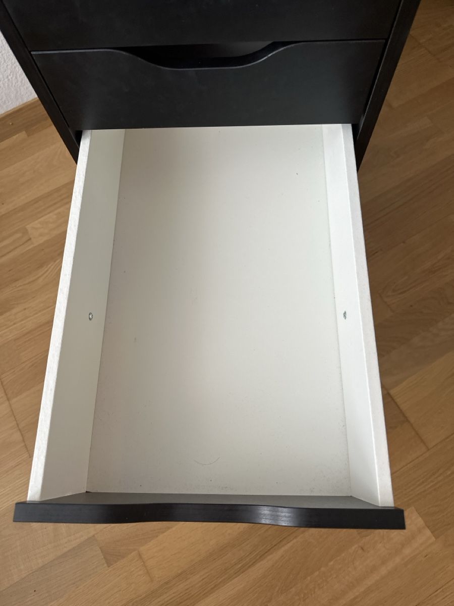 Ikea Scaffali: Ikea Büromöbel – Usato da Richterswil venduto da chi_kx9t 3