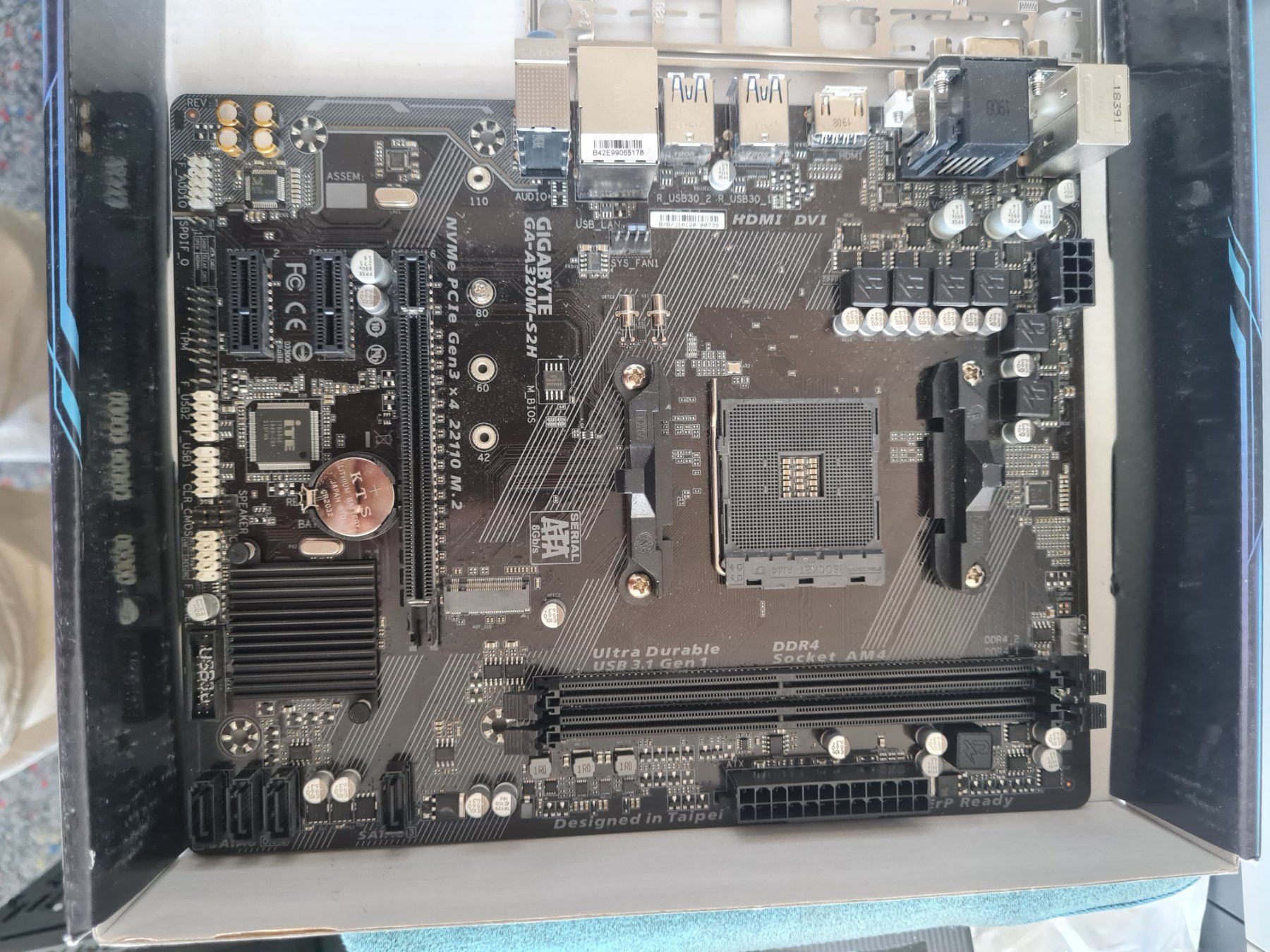 Gigabyte Schede madri: Gigabyte GA-A320M-S2H AM4 Motherboad – Usato da Fribourg venduto da Tolkien