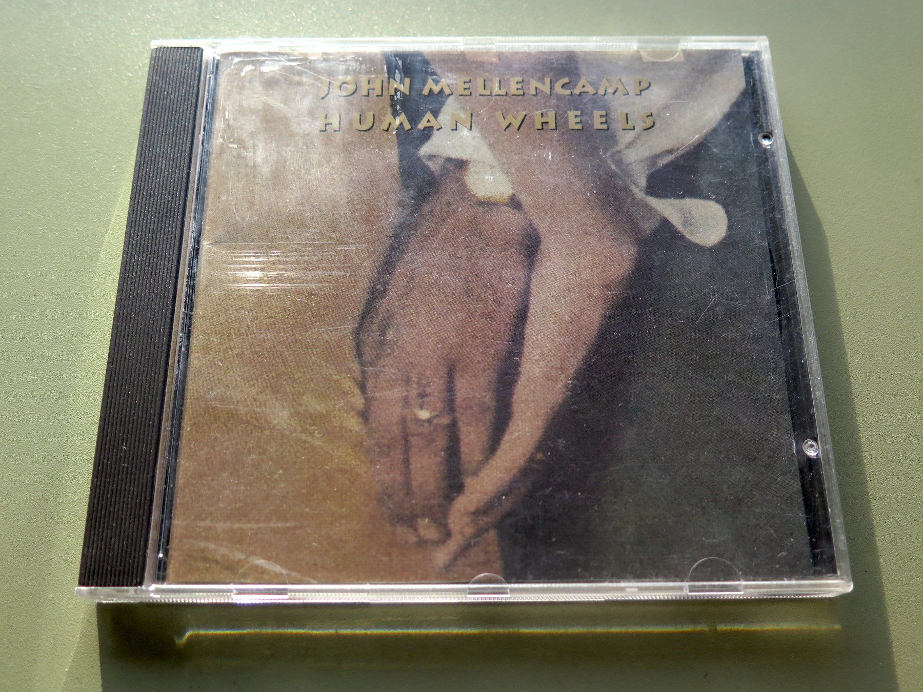 CD: (p) CD JOHN MELLENCAMP: Human wheels, 1993 – Usato da Bern venduto da Balzamico