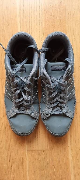 Scarpe da uomo: ***ADIDAS*** Sneakers grau 44,5 – Usato da Wädenswil venduto da H2H_Secondhandshop