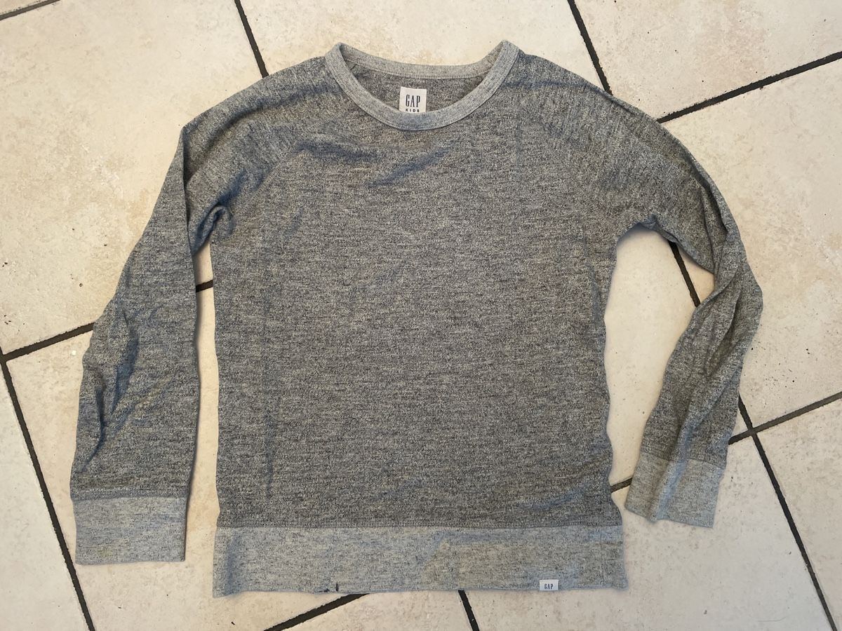 Gap Pullover & Sweatshirts: Grauer GAP Pullover Gr.140 – Gebraucht aus Obergerlafingen von cabo4