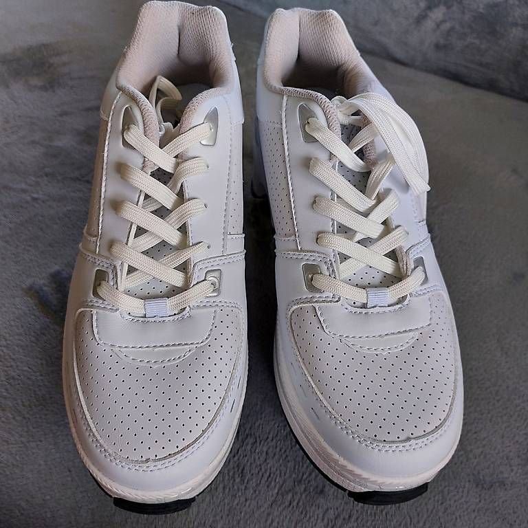 Scarpe da uomo: Freizeitsschuhe mit Rollfunktion – Usato da Unterägeri venduto da SaLeuen