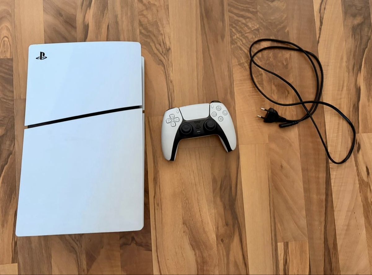 Sony Konsolen: Sony PlayStation 5 Konsole mit Controller und Kabel – Gebraucht aus Fischbach-Göslikon von Rock1973 1