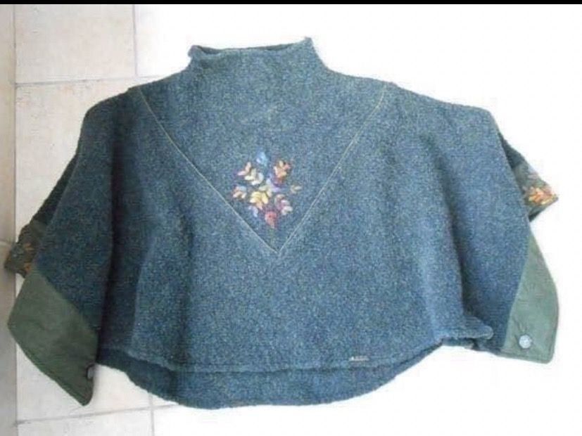 Giacche: Poncho von Pister Gr.40 – Nuovo (secondo la descrizione) da Frenkendorf venduto da kokira