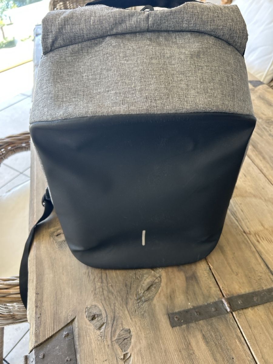 Rucksäcke: Rucksack anti-theft grau schwarz  – Gebraucht aus Minusio von monette08