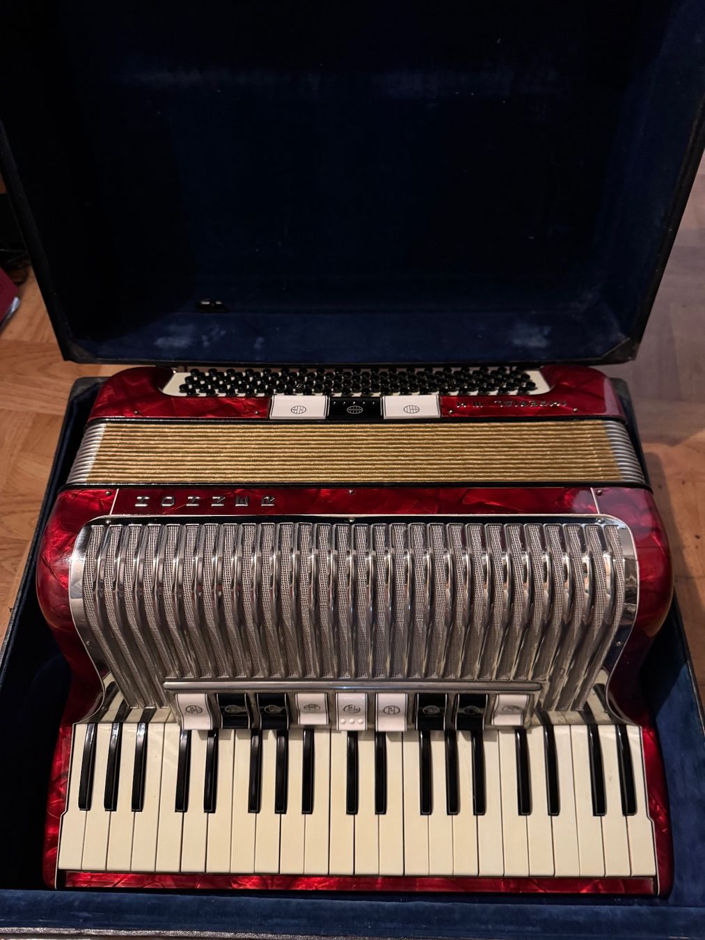 Musikinstrumente: Antike Schweizer Akkordeon Horner – Gebraucht aus Grabs von mayram27
