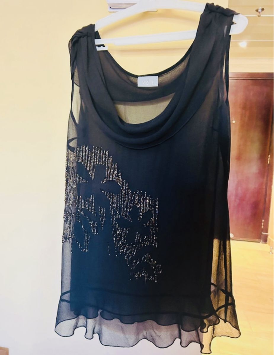 Tops: Wallis Black see through top with Flower Embellishments – Neu (gemäss Beschreibung) aus Kloten von jan_xn8f