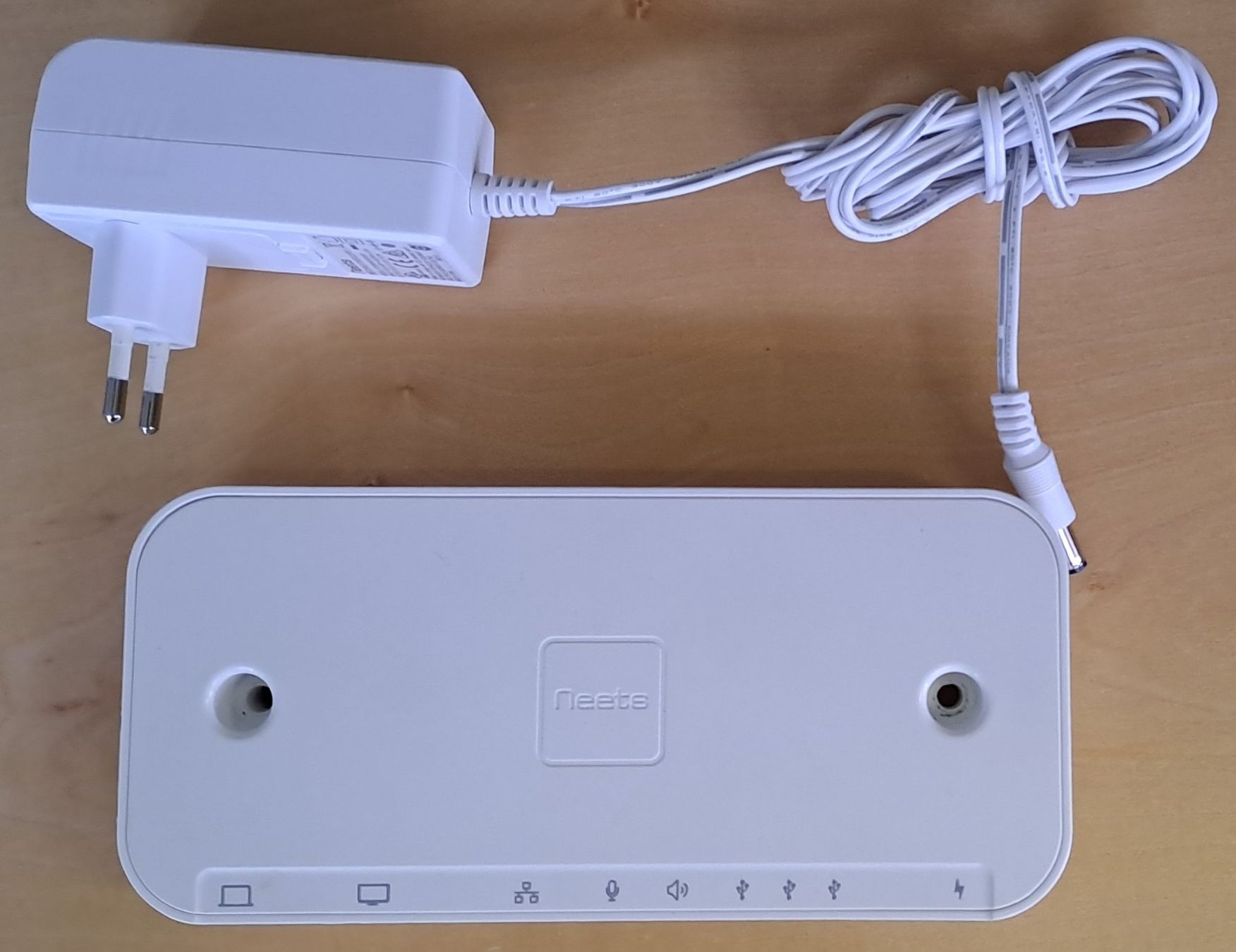 Dockingstation: NEETS Solvo AV System Hub, Dockingstation – Gebraucht aus Andwil SG von Computerland