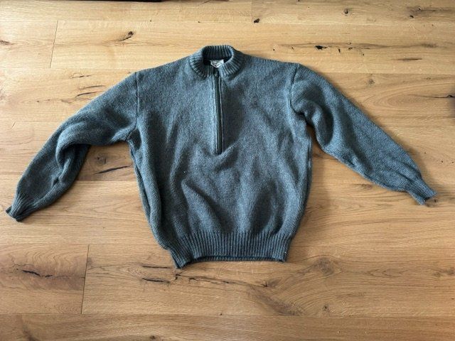 Schweizer Armee Pullover & Sweatshirts: Militär Pullover - Wolle - Grösse 52 – Gebraucht aus Biberstein von Lou13lou