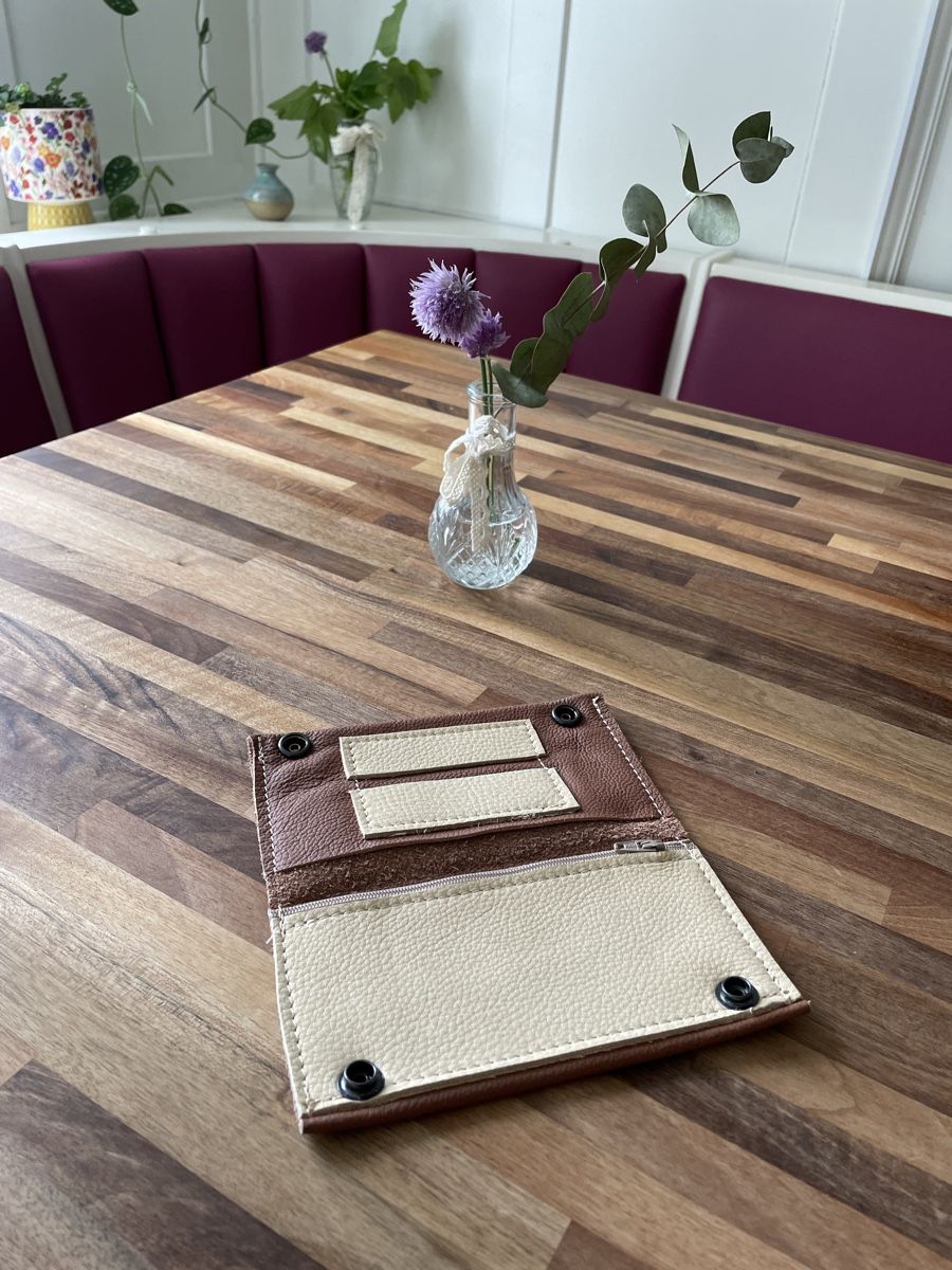 Tabacchi: Tabak Etui aus Leder, Tabak Beutel – Nuovo e nell'imballaggio originale da Wangen SZ venduto da flowerfly