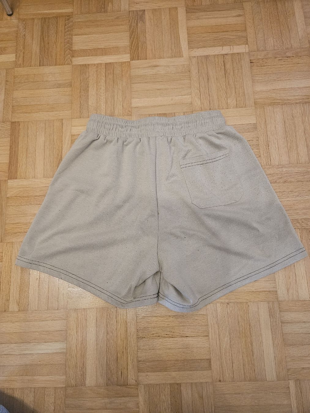 Pantaloni: Shorts Dazy beige Grösse L  – Usato da Dickbuch venduto da lea_6m8c 1