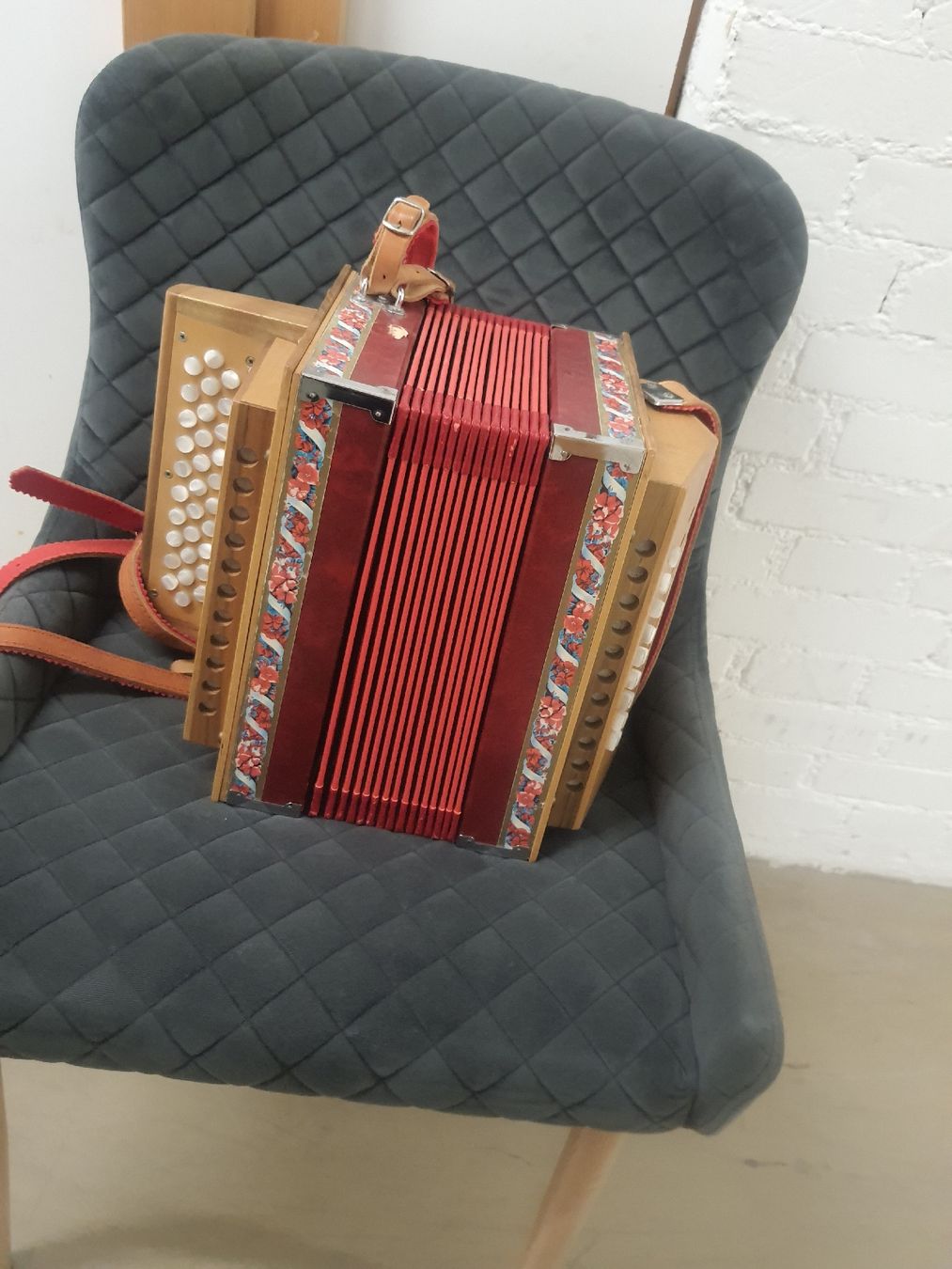 Strumenti musicali: schwyzerorgeli pour décoration  – Usato da Pont-de-la-Morge venduto da Mirabelle0