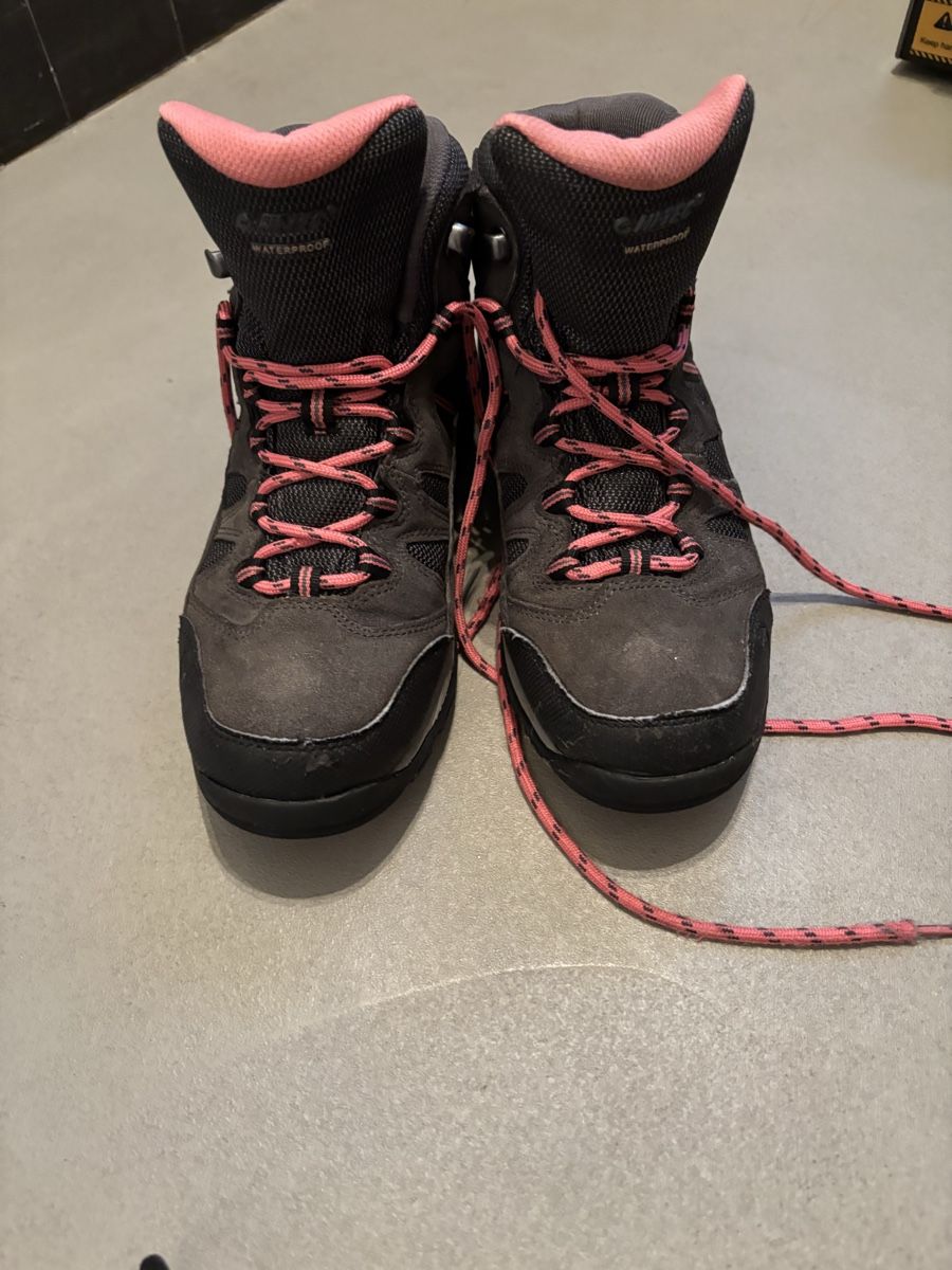 Chaussures femmes: Wanderschuhe Gr. 38 – D'occasion à bern par marion78