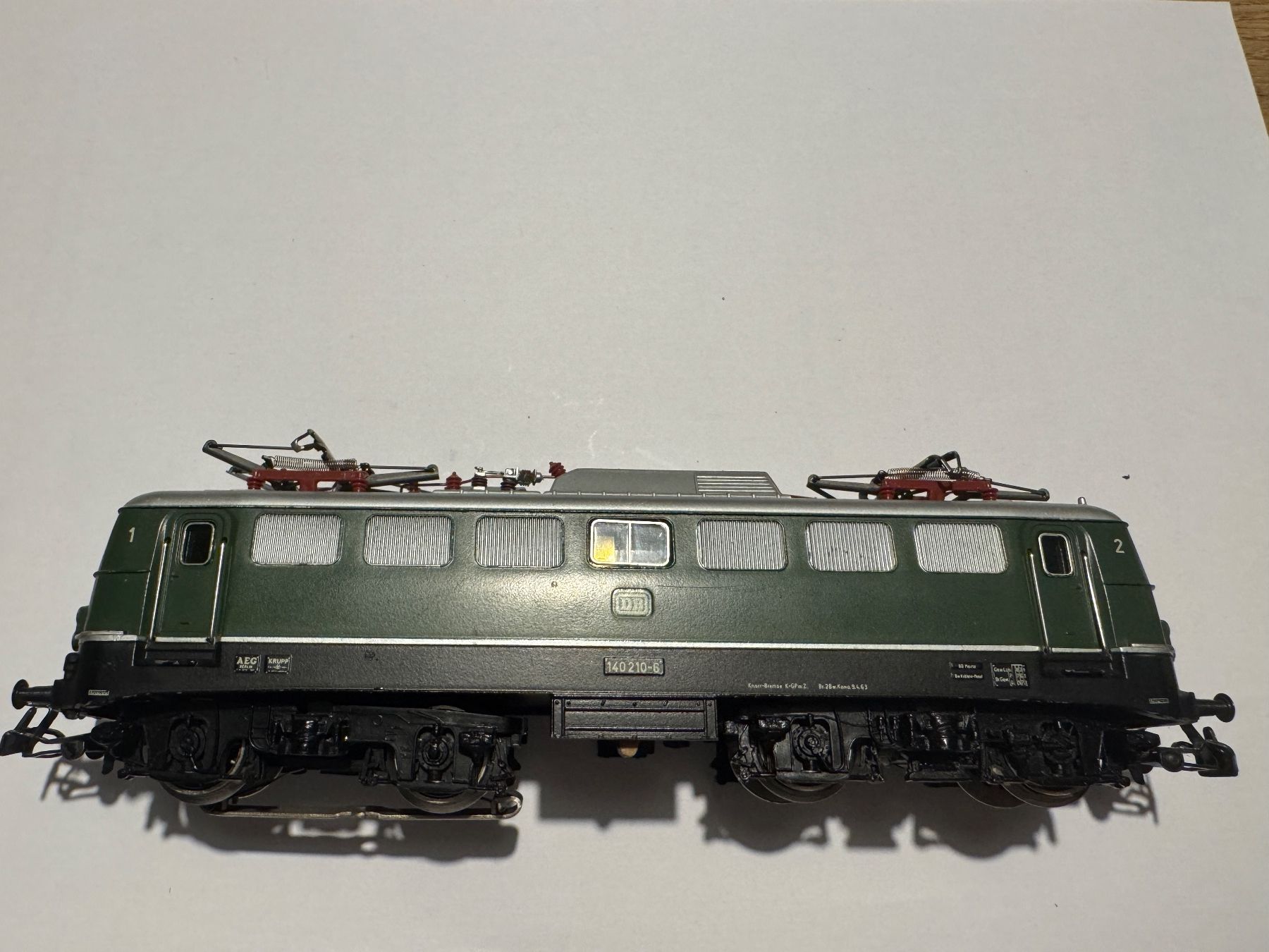 Märklin Modellini di ferrovie: Märklin 3040 E-lok DB BR E40 E 140 210-6 grün analog – Usato da Seon venduto da Klammer99 1