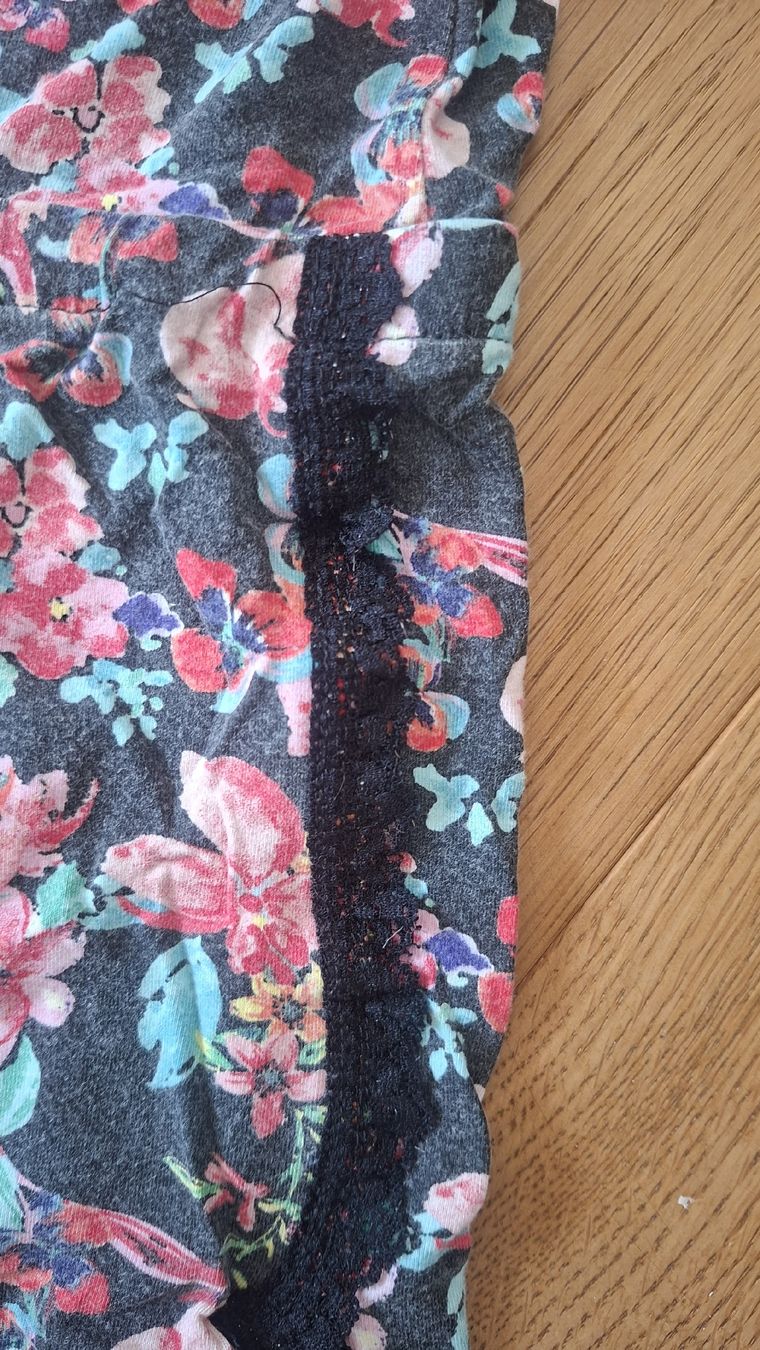 Hunkemöller Negligees & Pigiami: Schlaf-Jumpsuit mit Blumenmuster – Usato da Oberengstringen venduto da Kimchimon 3