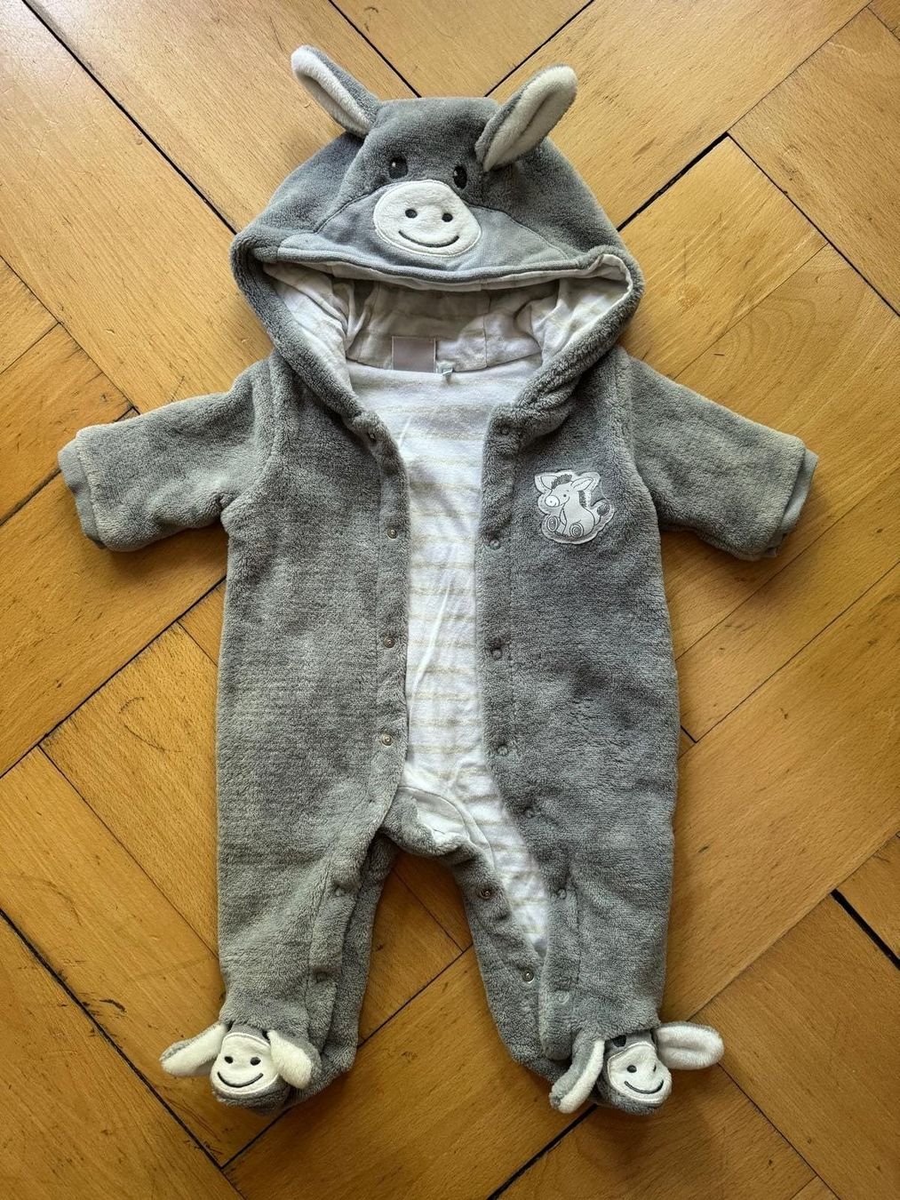Pagliaccetti: Winter Baby Strampler mit Eselsohren Gr 50 – Usato da Bern venduto da LauraRebecca
