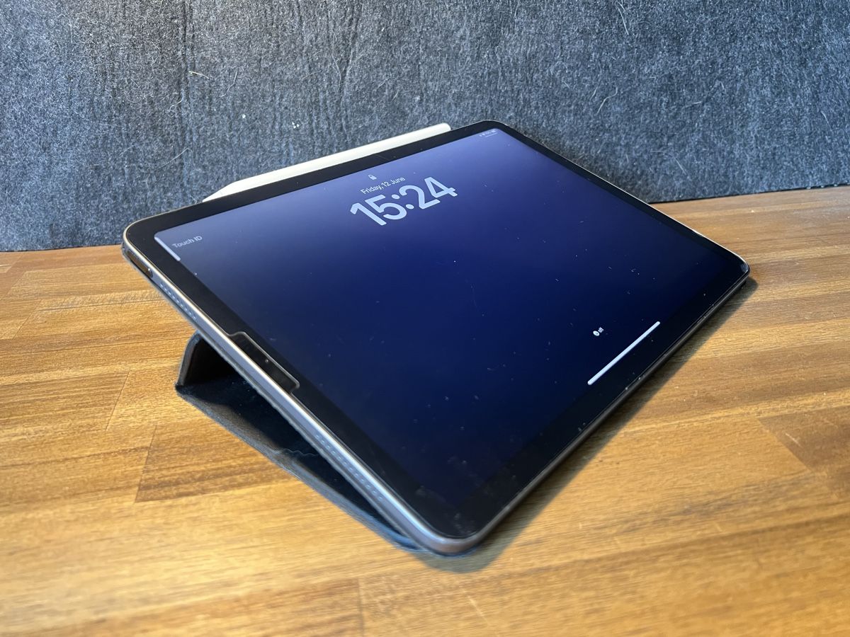 Apple Tablet PC: iPad Air 4 + ApplePencil – Usato da Uster venduto da tim_o.54 1