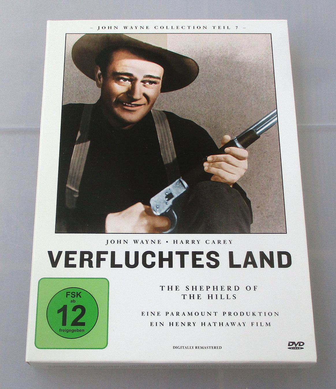 Tutti i DVDs: VERFLUCHTES LAND - John Wayne – Usato da Wattwil venduto da Muriel10