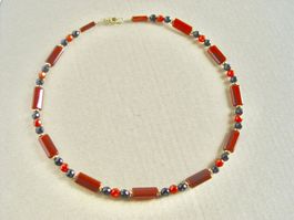 Collier Karneol / Onyx  mit vergoldeten Akzenten