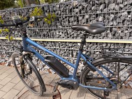 Cresta E-Bike Damenblau mit Bosch Motor und Akku