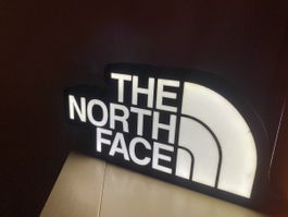 The North Face Leuchtreklame Top Zustand wie neu!