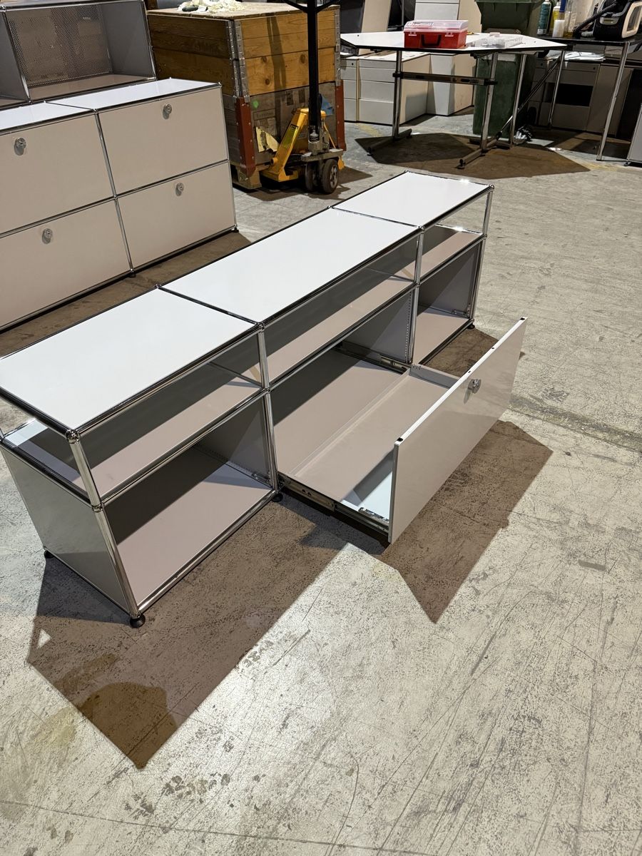 USM Meubles TV: USM Haller Tv Sideboard Lichtgrau Q2 – D'occasion à Balsthal par Designhaus.Schmitt 4