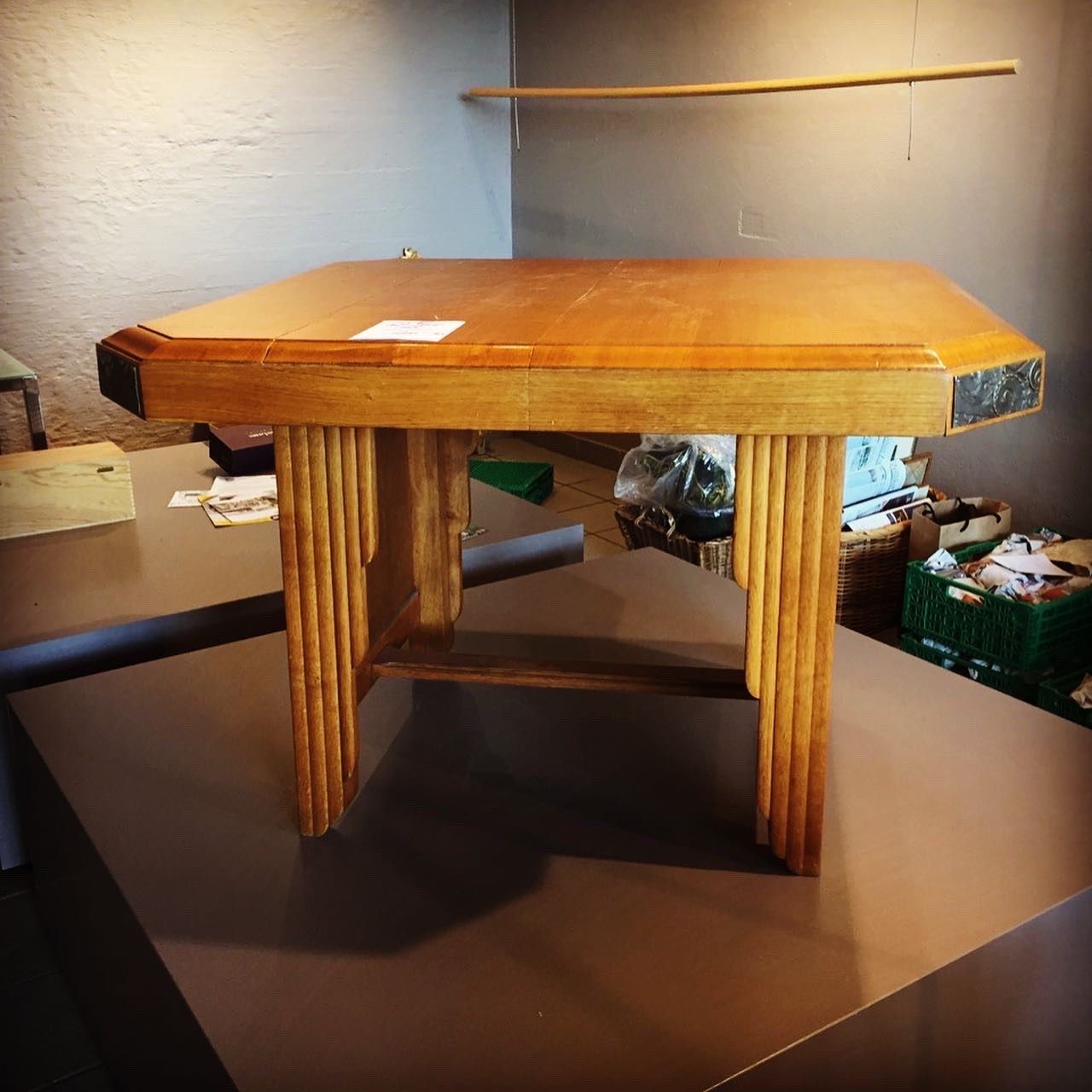 Tische: MÖBEL – Gebraucht aus Zürich von chair02