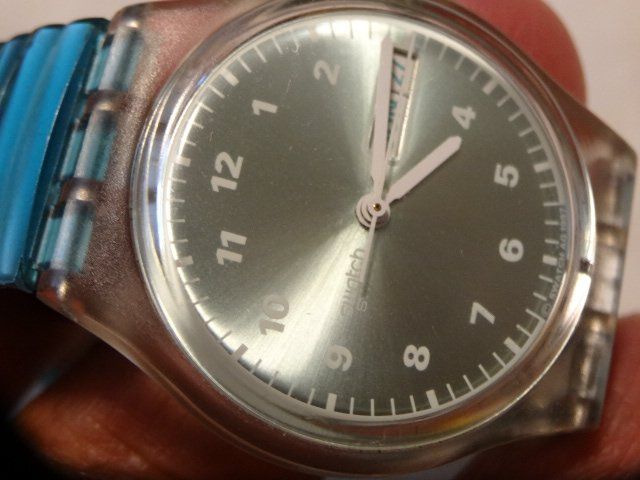 Swatch Montres: S-WATCH HERREN UHR,QUARTZ.SWISS MADE.TAG.DATE.LÄÜFT – D'occasion à zürich par ahmad01 6