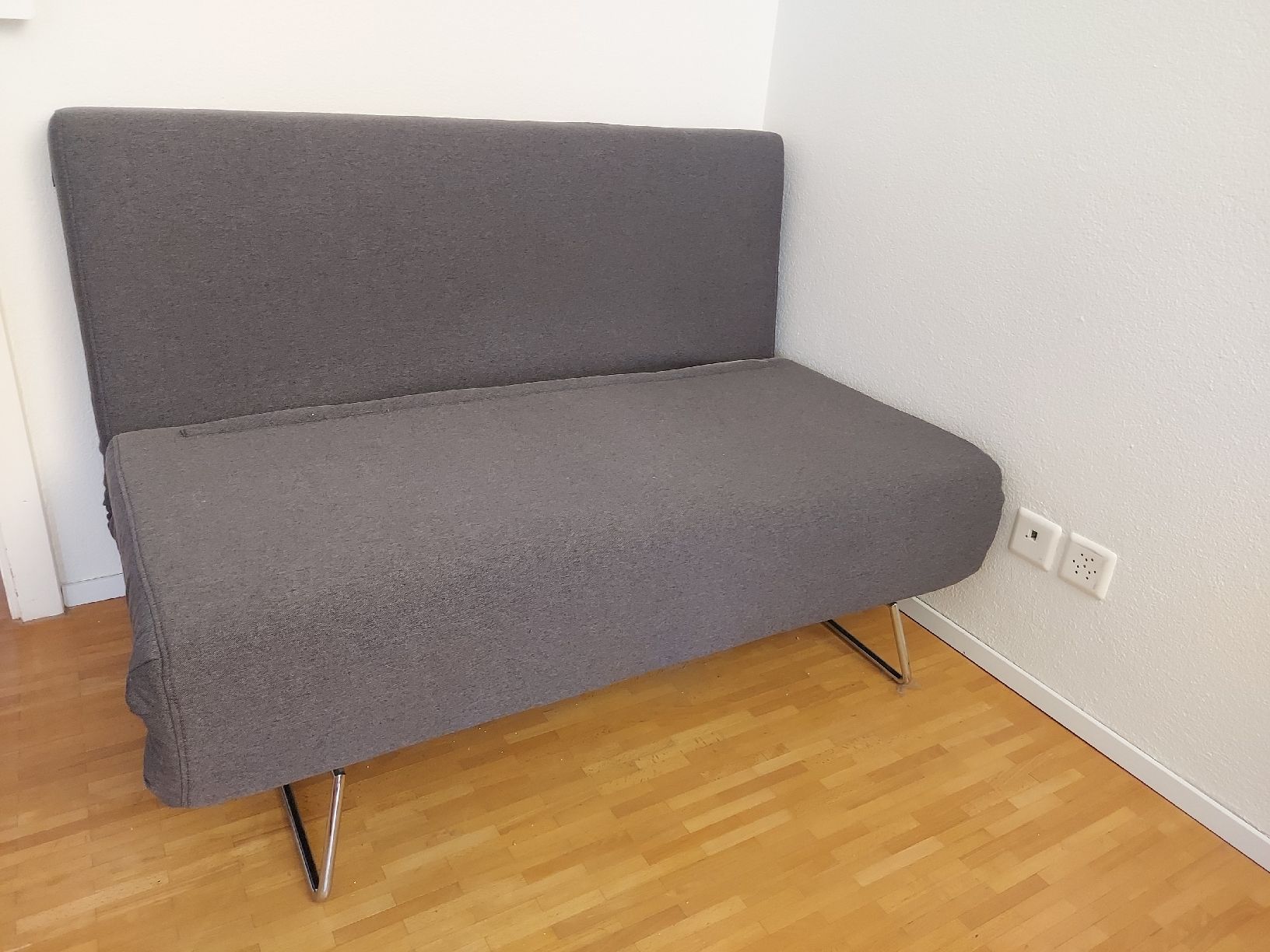 Divani: Graues Schlafsofa – Usato da Meisterschwanden venduto da phaus38