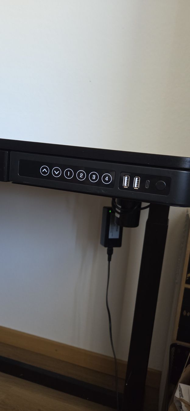 Conforama Scrivanie: elektrischer Schreibtisch – Usato da Utzenstorf venduto da Sch_sar24 2