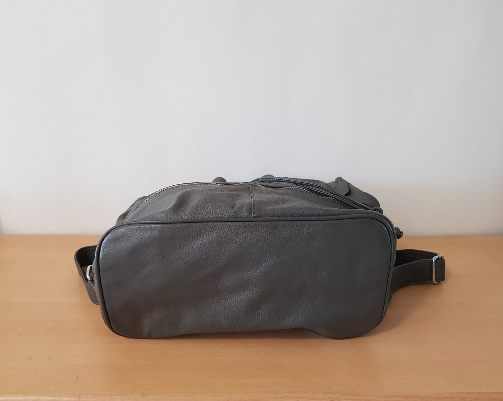 Sacs à dos: Scooter Lederrucksack in Grau – D'occasion à Basel par Birs868 4