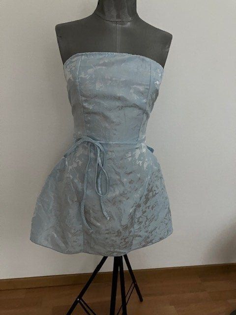 Vestiti: Robe bustier bleu clair jacquard taille M bon état – Usato da Marin-Epagnier venduto da rchouchouu