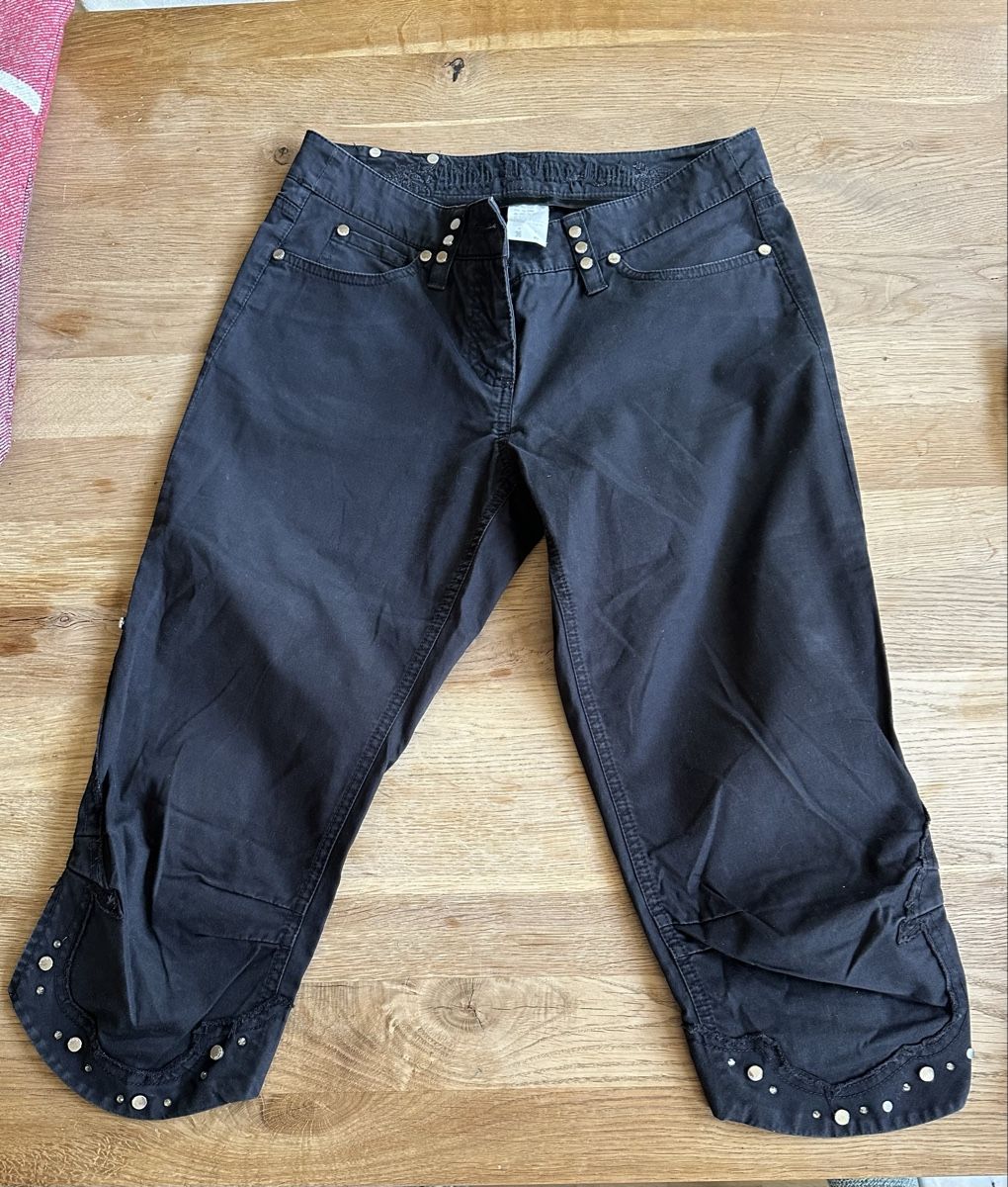 Airfield Pantalons: Airfield 3/4 Hose schwarz – D'occasion à Reutlingen par Baccardi_girl