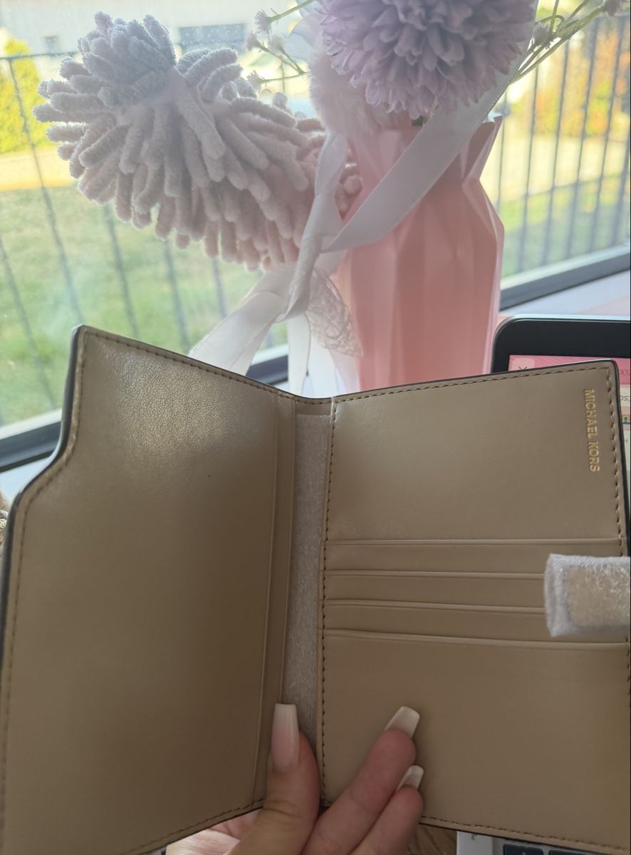 Michael Kors Portamonete: MICHAEL KORS KIT 🤍 – Nuovo (secondo la descrizione) da Oftringen venduto da lun_k928 1